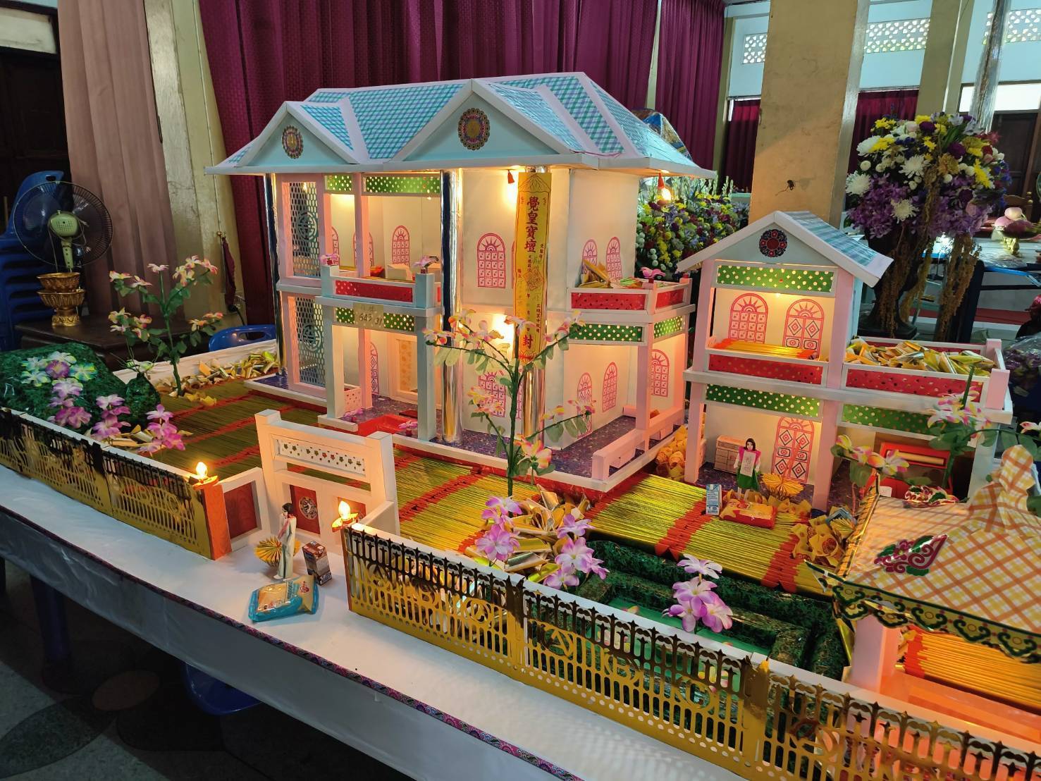 เฮงหวัง บ้านกระดาษกงเต็ก จำหน่ายเครื่องกระดาษกงเต็กเกรดคุณภาพ ราคาส่ง รับสั่งทำได้ทุกแบบ พร้อมรับจัดพิธีกงเต็กครบวงจรโดยทีมงานมืออาชีพ ประสบการณ์กว่า  [..]