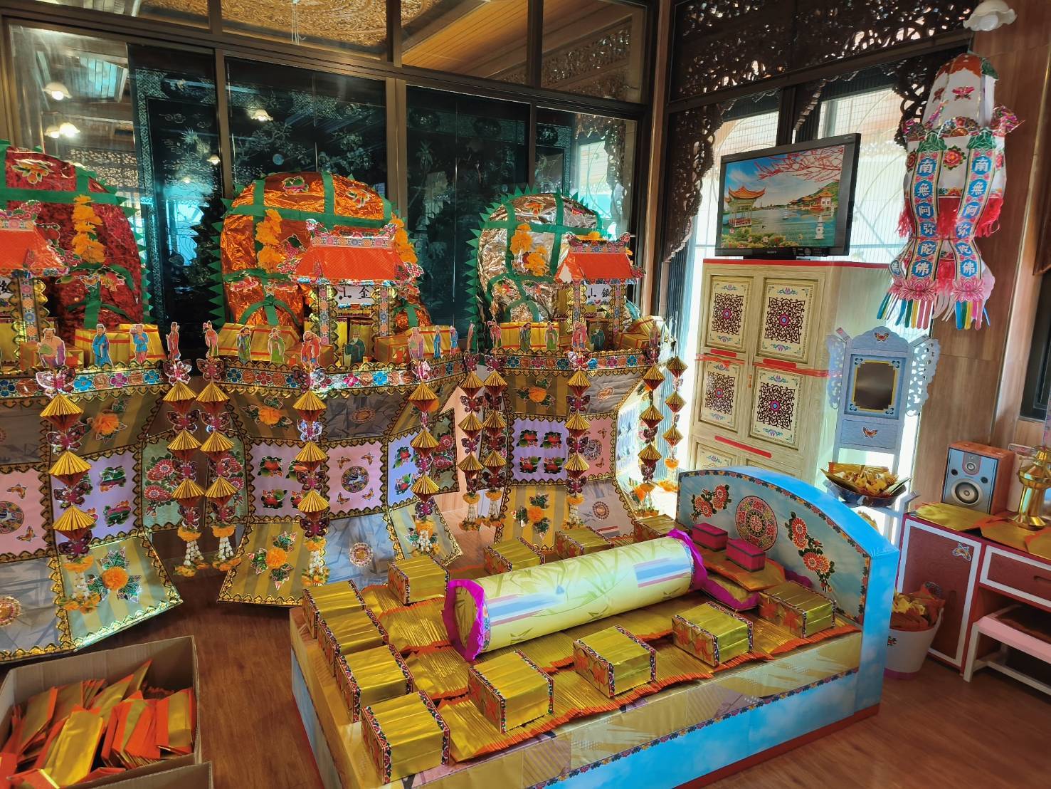 เฮงหวัง บ้านกระดาษกงเต็ก จำหน่ายเครื่องกระดาษกงเต็กเกรดคุณภาพ ราคาส่ง รับสั่งทำได้ทุกแบบ พร้อมรับจัดพิธีกงเต็กครบวงจรโดยทีมงานมืออาชีพ ประสบการณ์กว่า  [..]